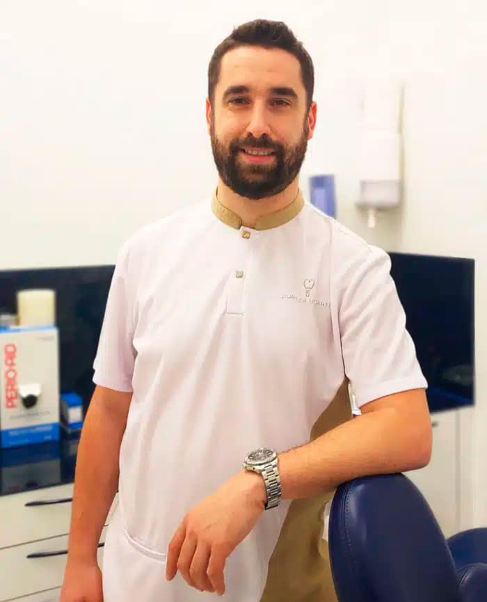 Dr. Julián Burgos, ortodoncista de la clínica