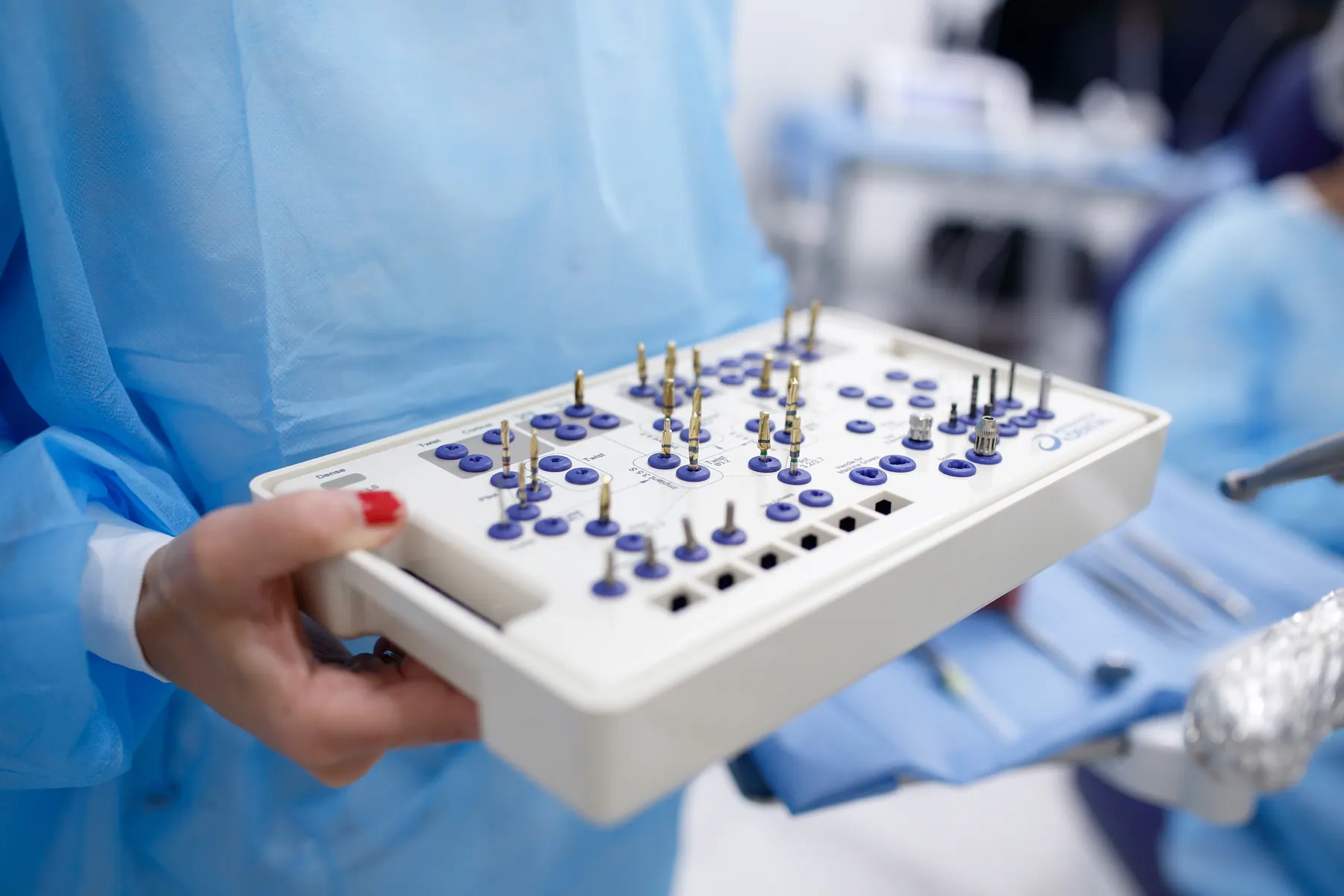 Kit quirúrgico para la colocación de implantes dentales